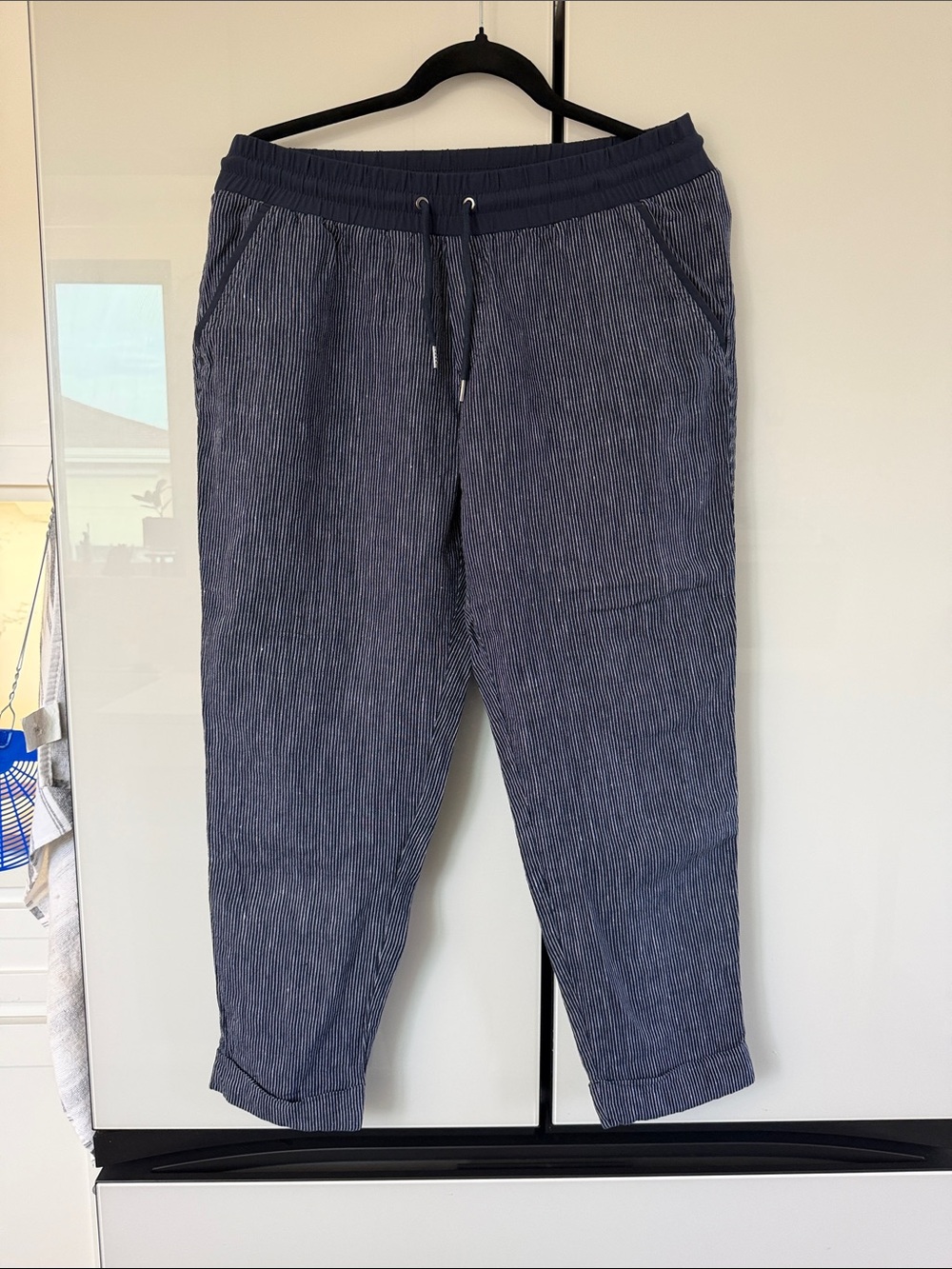 Athleta women's Navy Pinstripe Jogger Pants 100 linen
